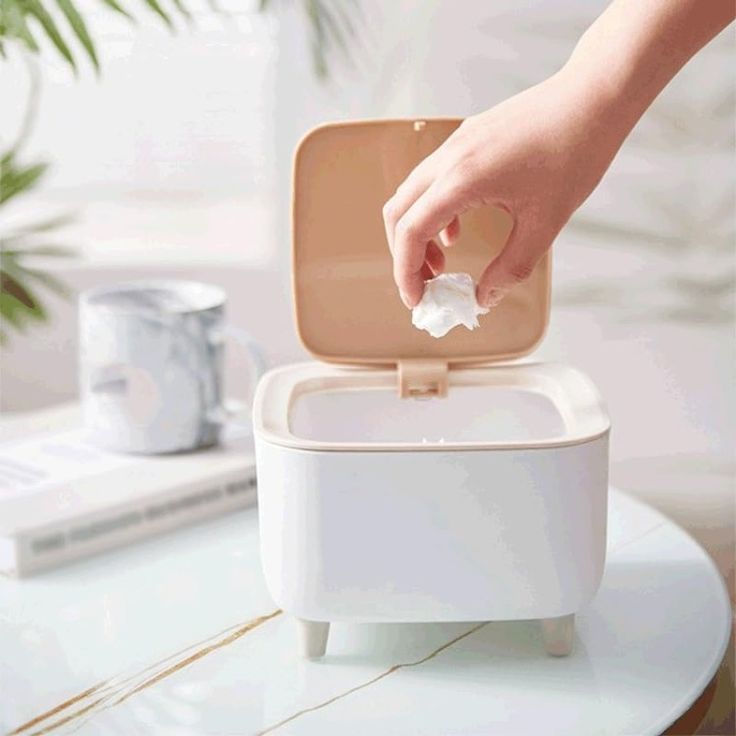 Mini Portable Tabletop Dustbin