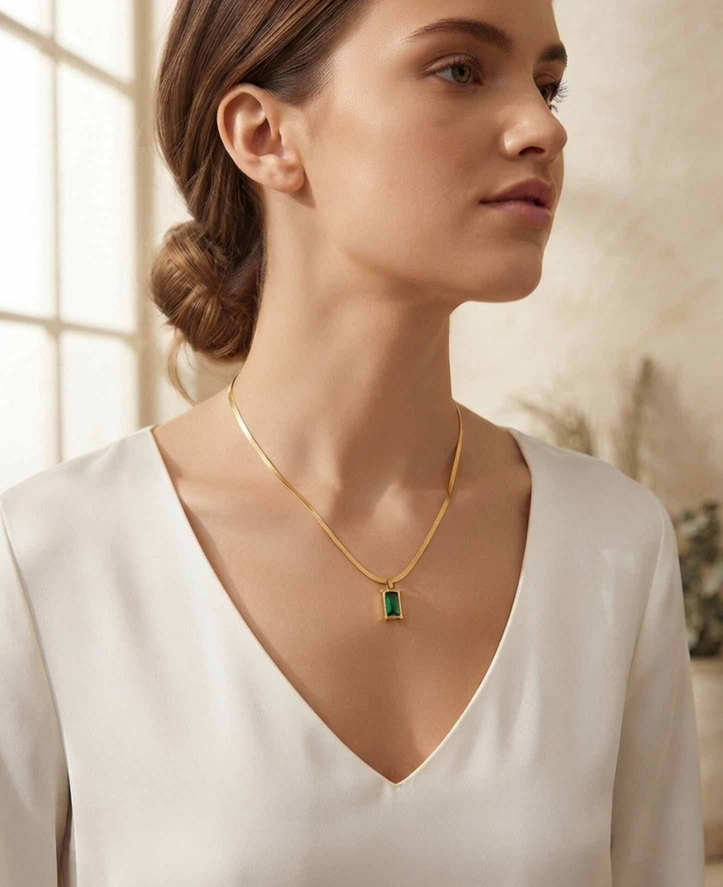Elegant Anti-Tarnish Emerald Pendant with Chain for Everyday Elegance