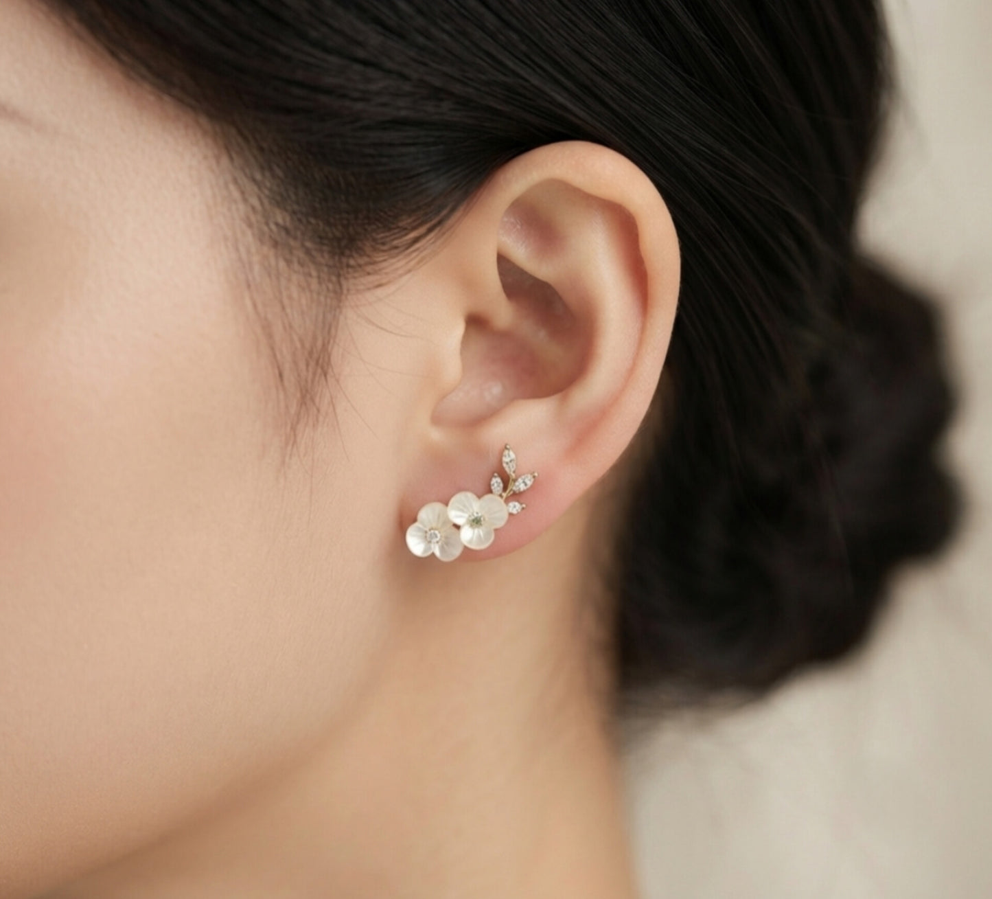 Elegant Pearl Flower Stud Earrings with Crystal Leaves
